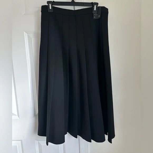 Aritzia Didi Babaton Black Pleated Skirt - Picture 5 of 12